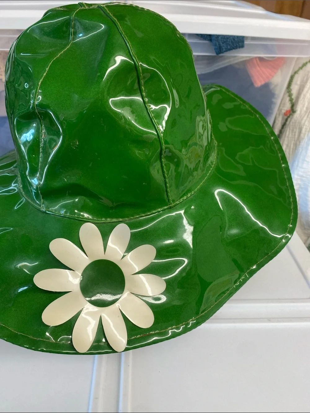 Vintage 1960ds- mod style / Green Patent Daisy Hat -flower power era